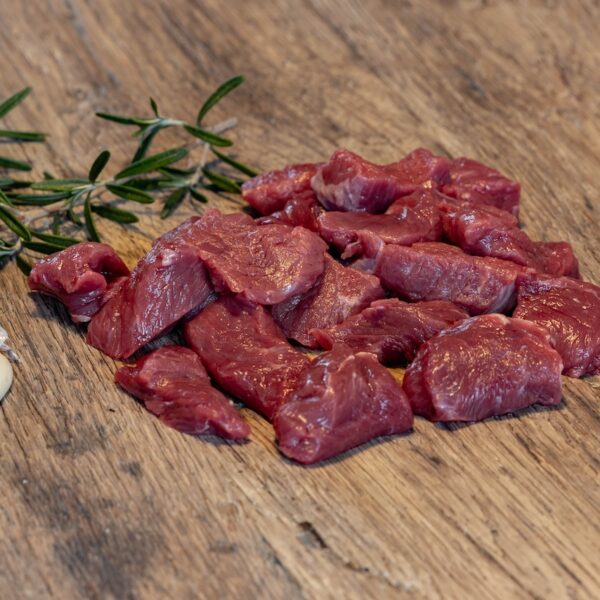 Klein gesneden biologisch hachee vlees van Black Angus rund – Woudstra’s Pleats